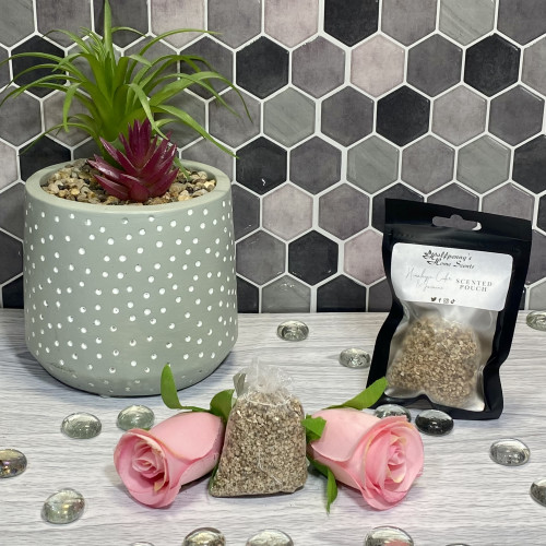 Himalayan Cedar & Jasmine Scented Pouch
